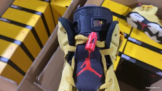 TRAVIS 6 SCOTT JORDAN YELLOW AIR CN1084-300 X 0415